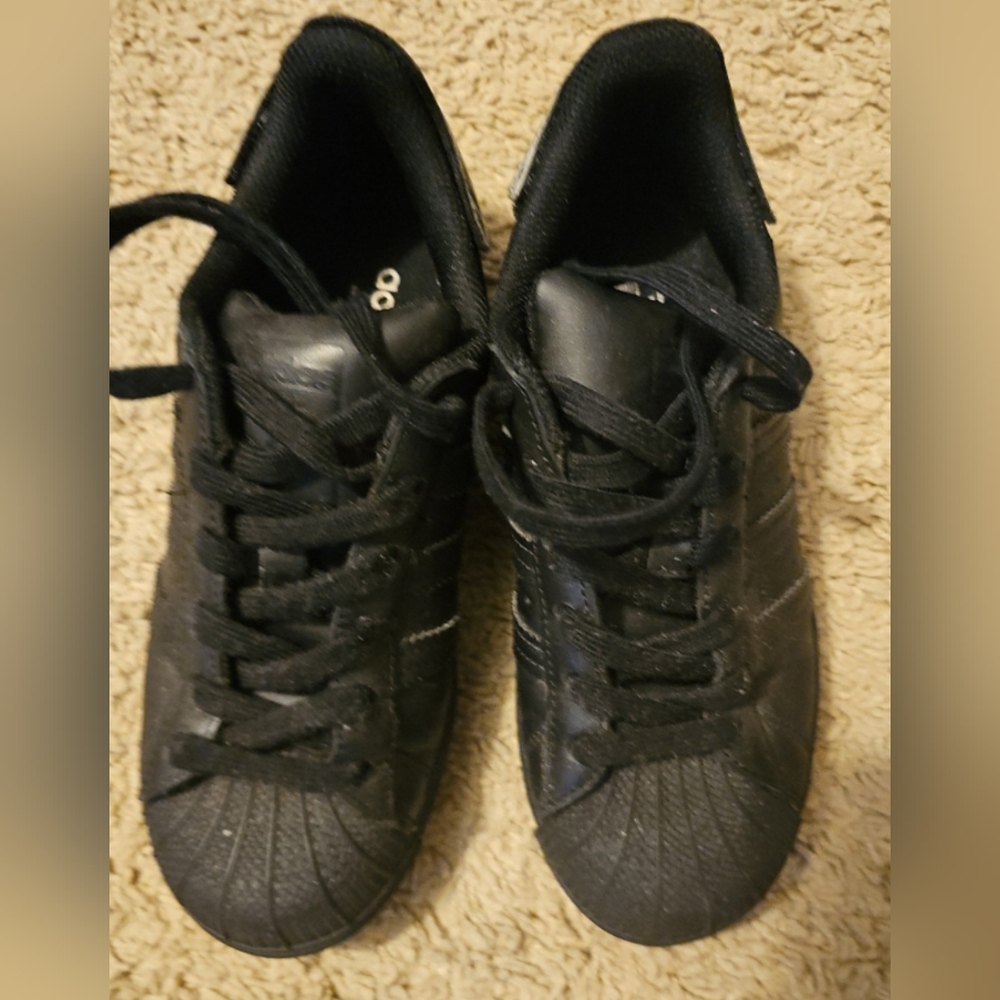 Black Shelltoe Adidas size 3 1/2